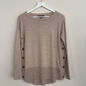 Tahari Beige Side Button Long Sleeve Pullover Sweater Size M